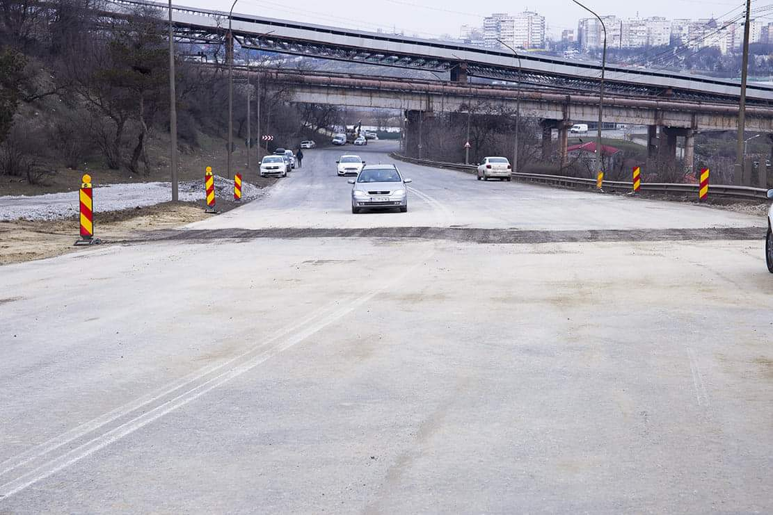 S-a reluat circulația spre Șendreni. Drumul a fost reparat și redeschis