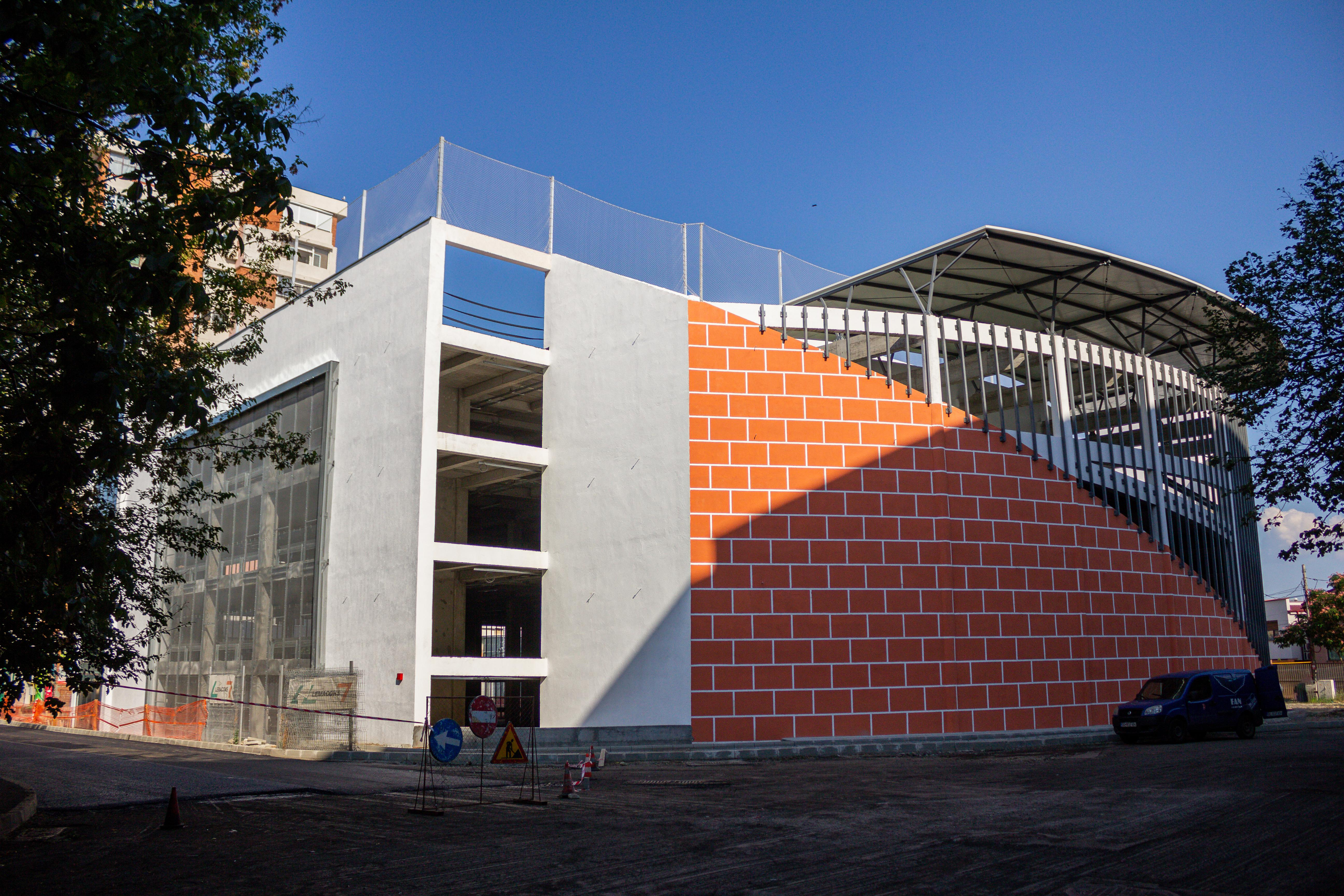 Cine va avea abonament în parcarea multietajată