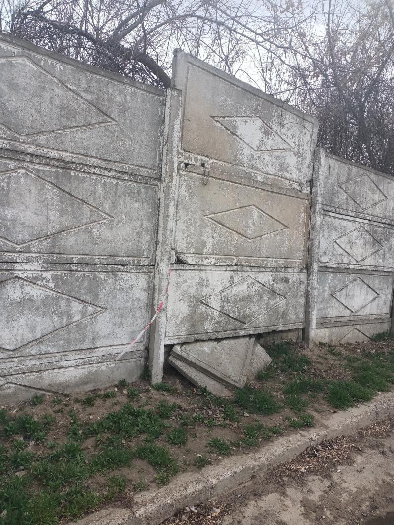 Stadionul morții, gazdă periculoasă pentru micii sportivi