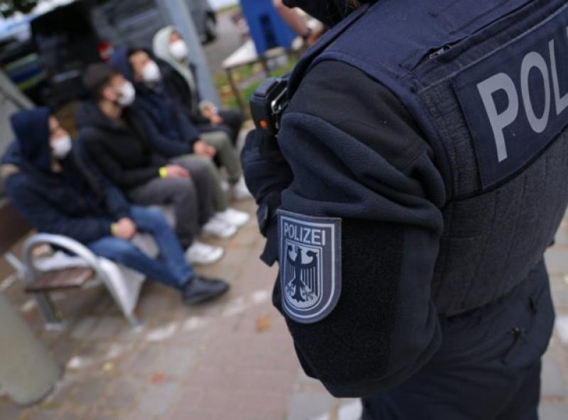 Mii de migranți ajung în Germania prin Belarus