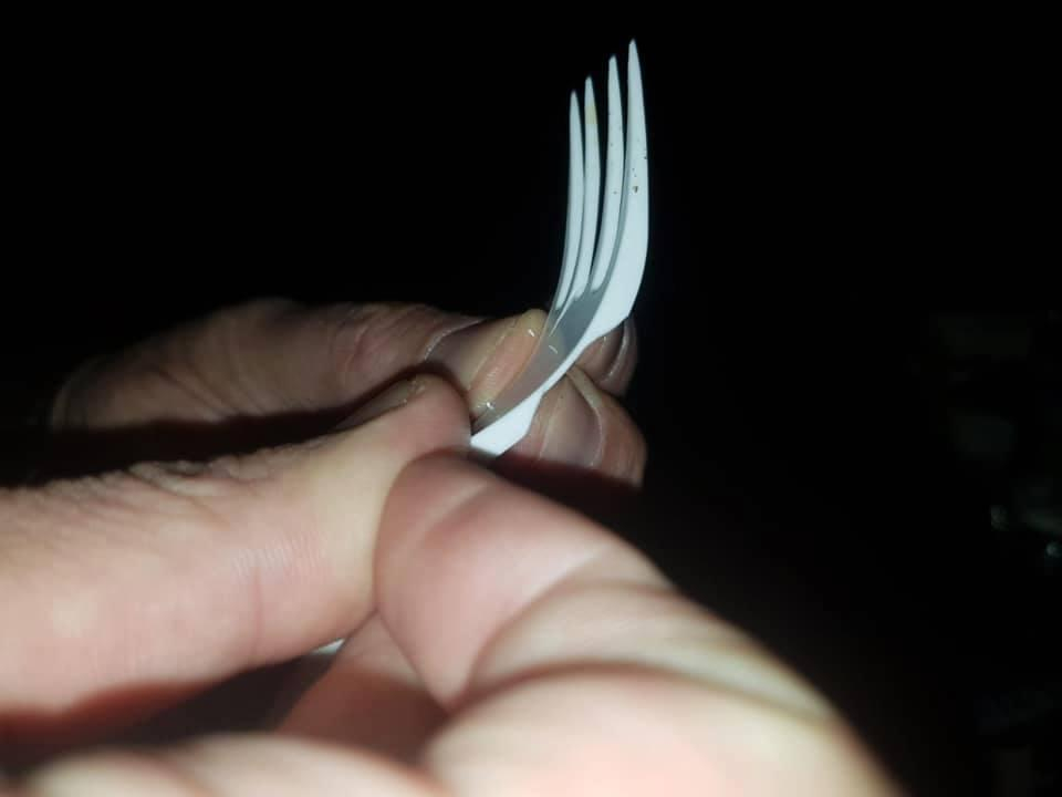 La un pas de moarte din cauza unei furculițe