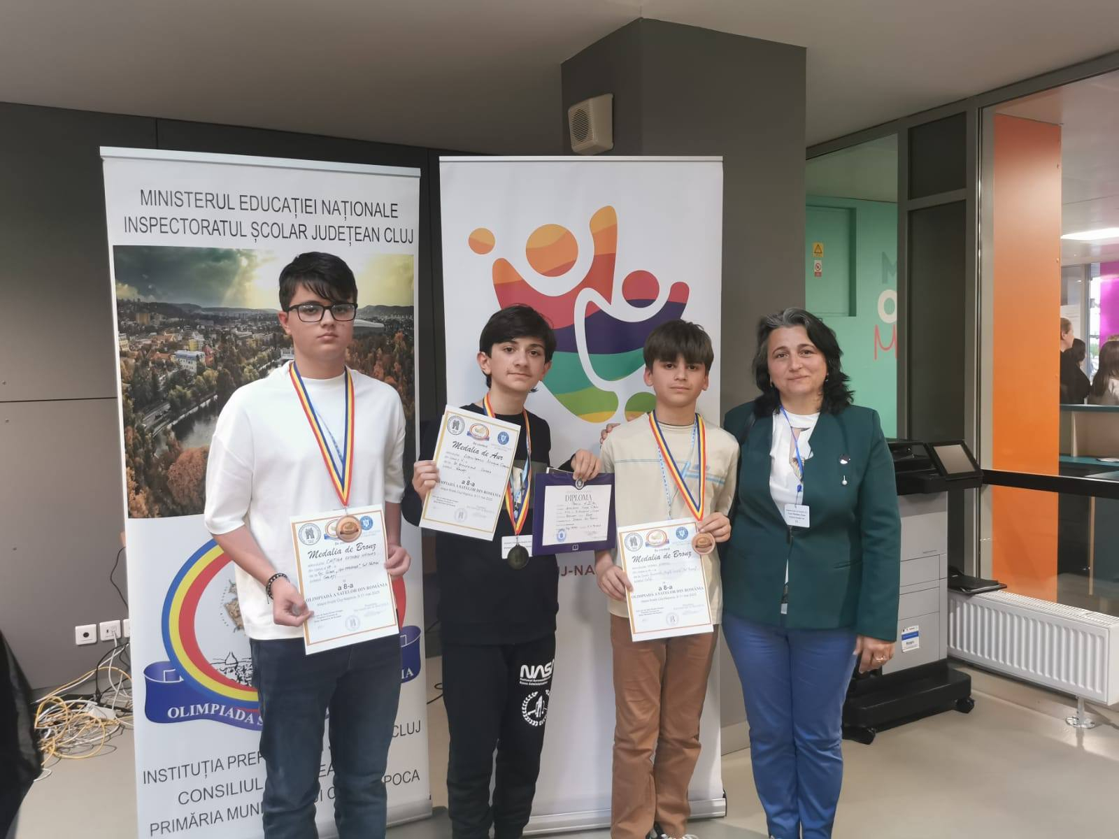 Elevi gălăţeni, medaliaţi la Matematică la Olimpiada Naţională a Satelor