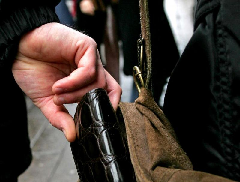 Hoții de găini, surclasați de ”pirații” cardurilor în 2021