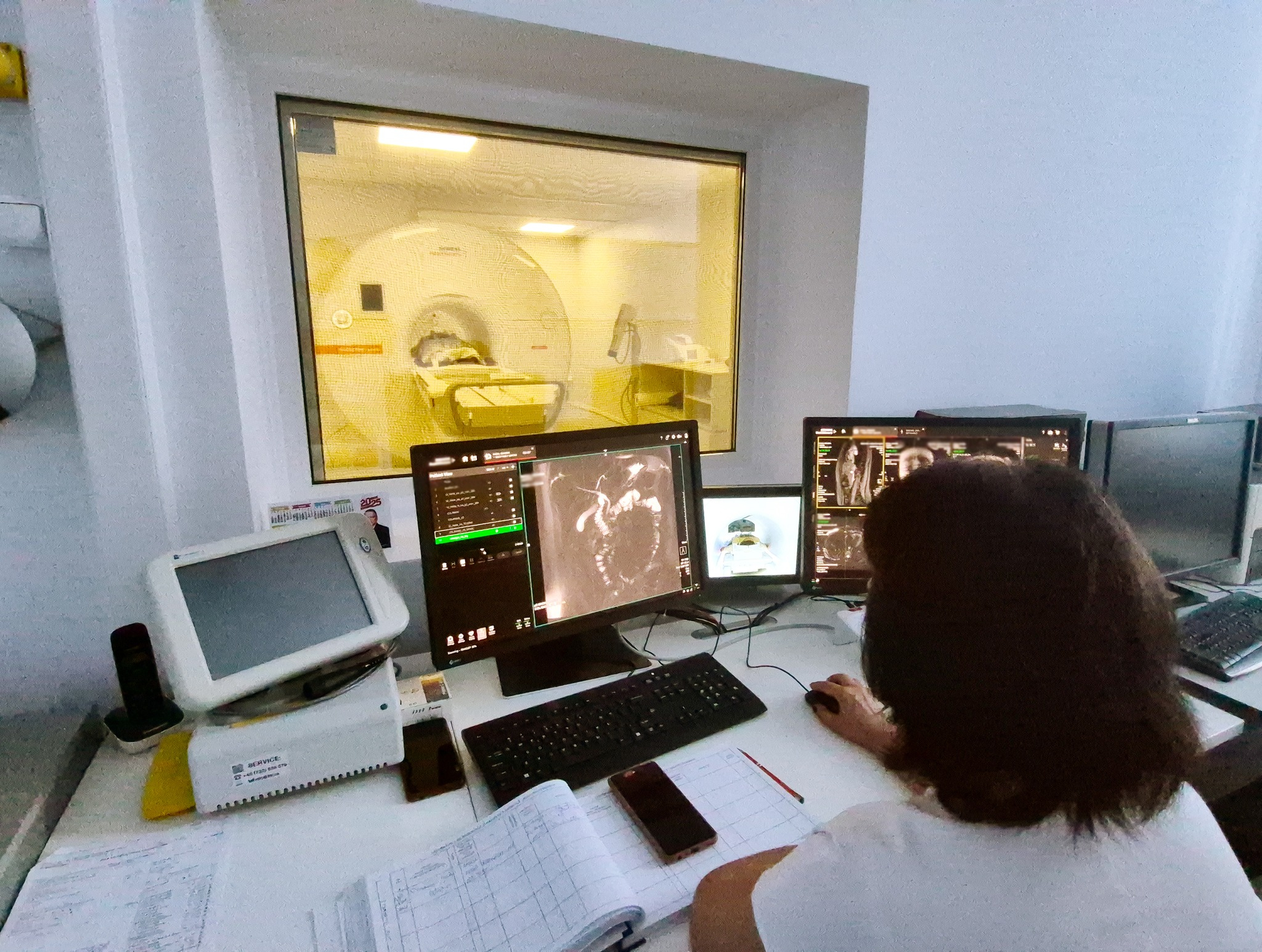 Peste 260 de investigații complexe cu noul RMN 3 TESLA