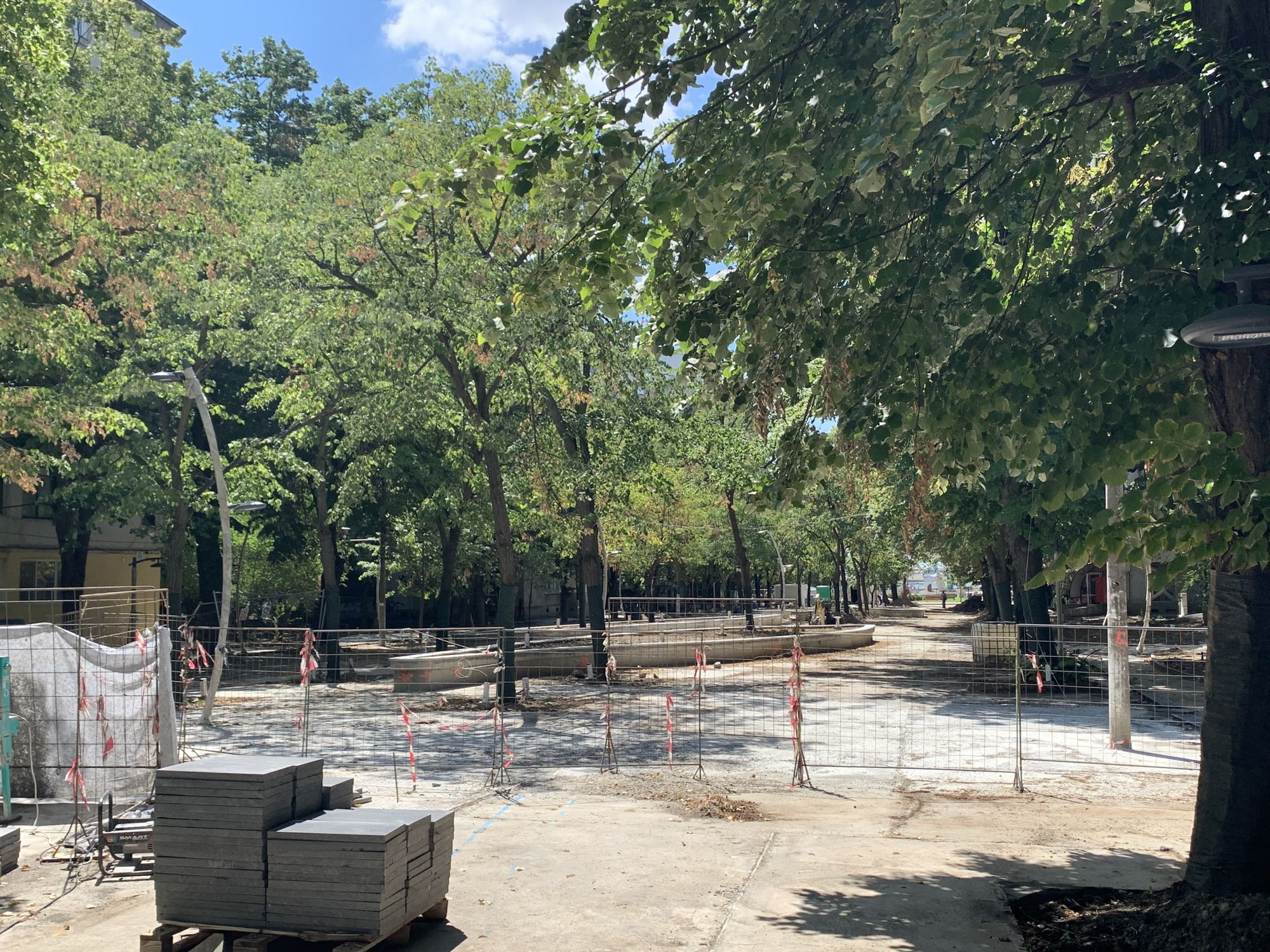 Ce spun gălățenii despre modernizarea aleii pietonale de la P-uri (FOTO)