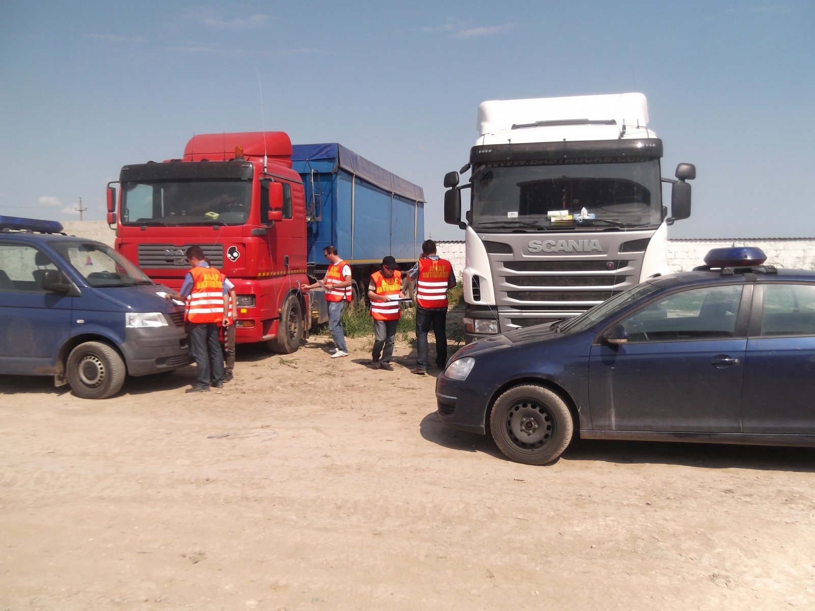 PERCHEZIŢII la Galaţi/ Importatori de cereale, acuzaţi de CONTRABANDĂ cu tone de porumb