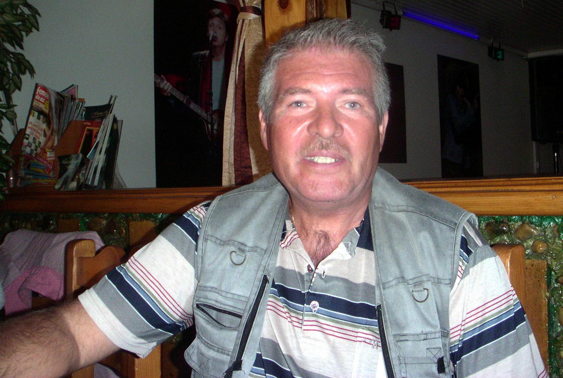 Oameni de lângă noi: Costel Vasiliu