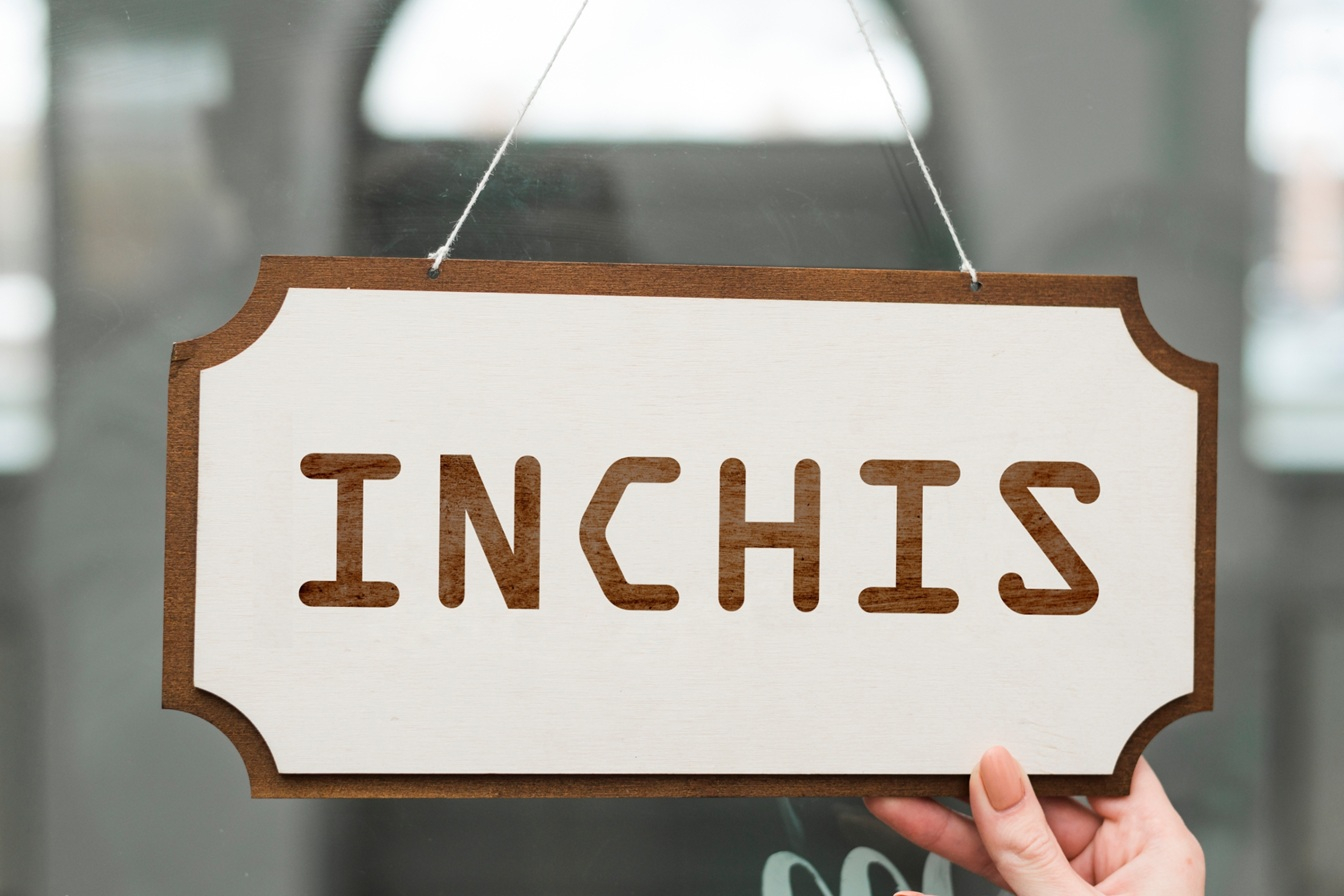 Peste 13.000 de firme suspendate în opt luni