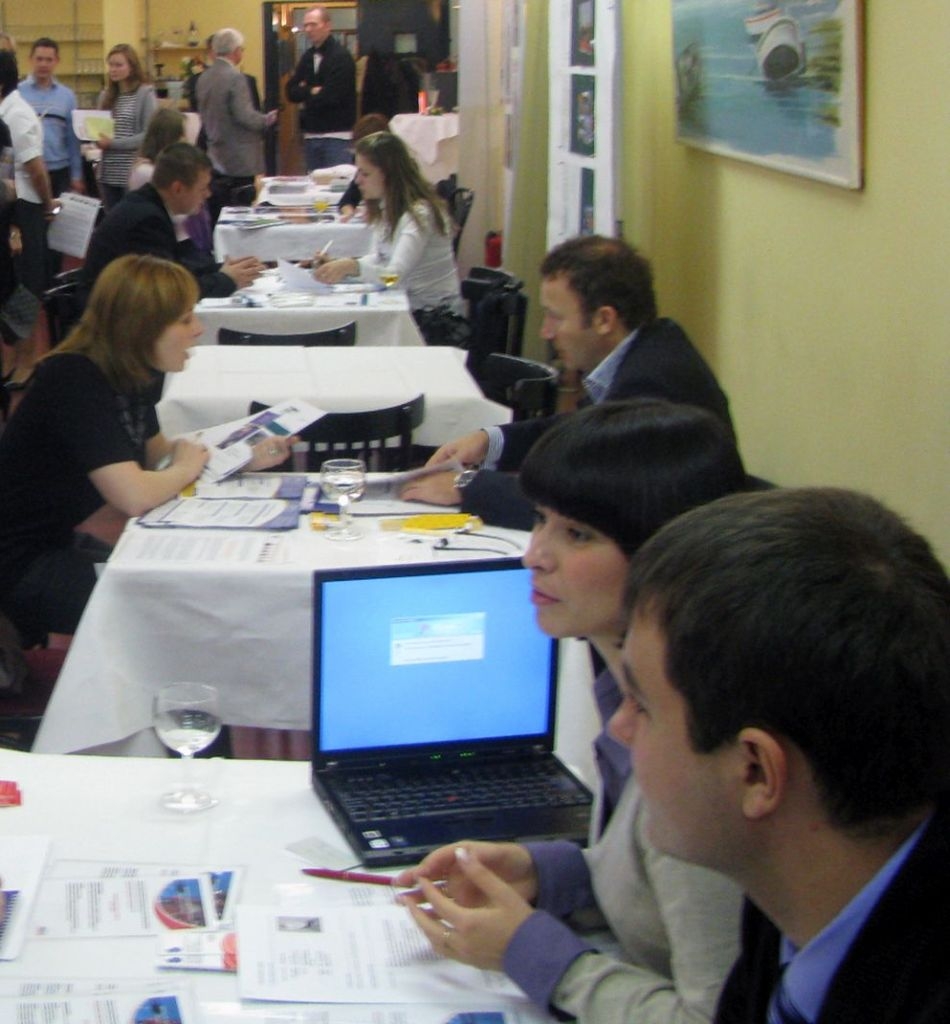 Piaţa LOCURILOR DE MUNCĂ, în continuare deficitară. Unde se pot ANGAJA gălăţenii