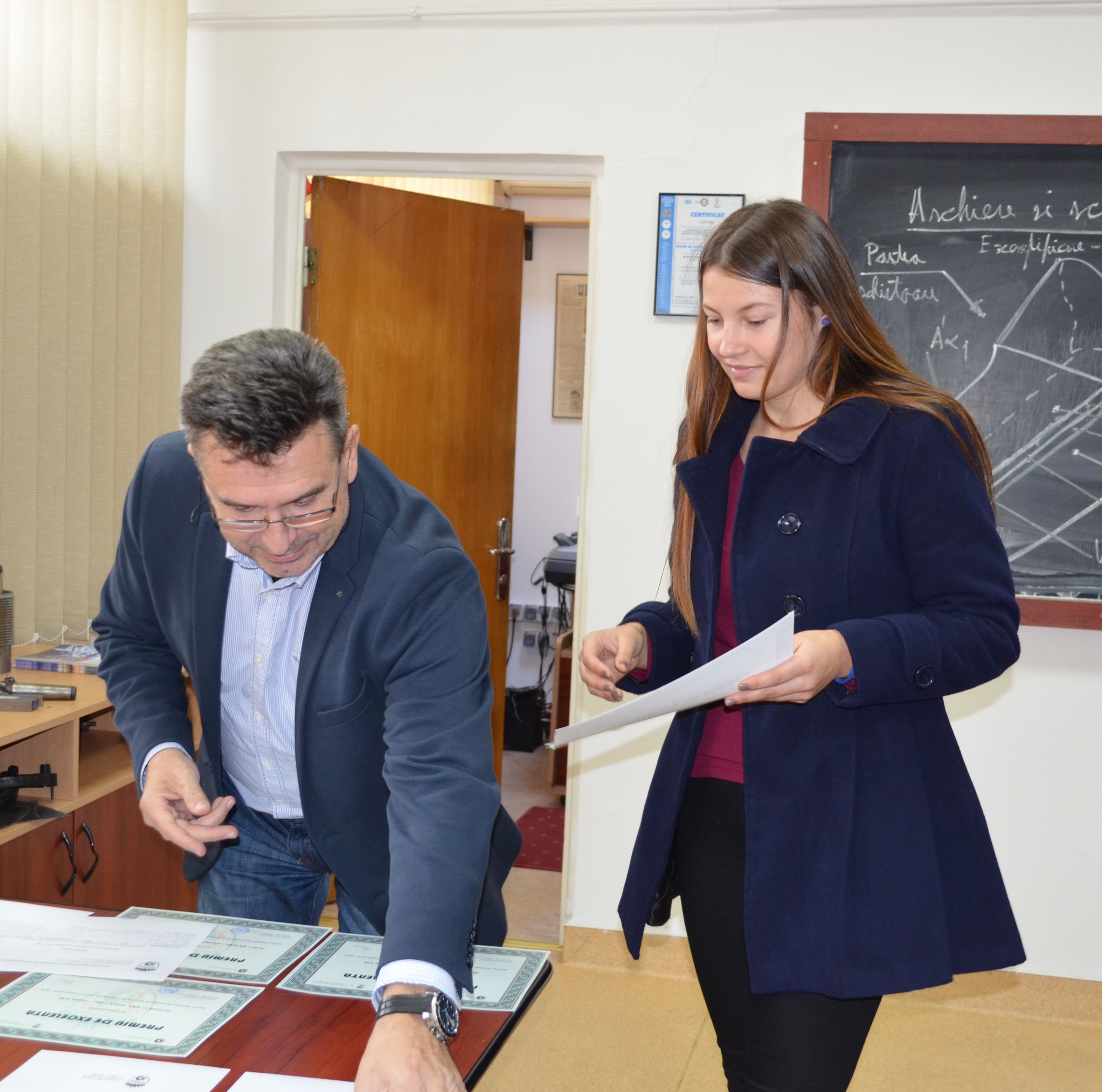 Premii în BANI pentru cei mai buni studenţi de la Facultatea de Inginerie