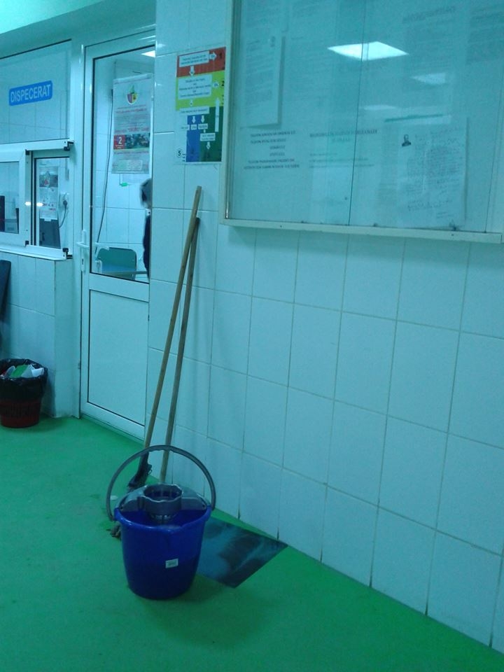 Cum se adună GUNOIUL în SPITALUL judeţean din Galaţi (FOTO)