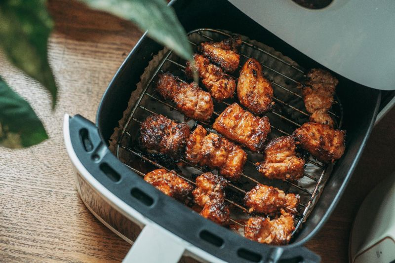 Ce poți găti la airfryer vara ca să nu mai pornești deloc cuptorul?
