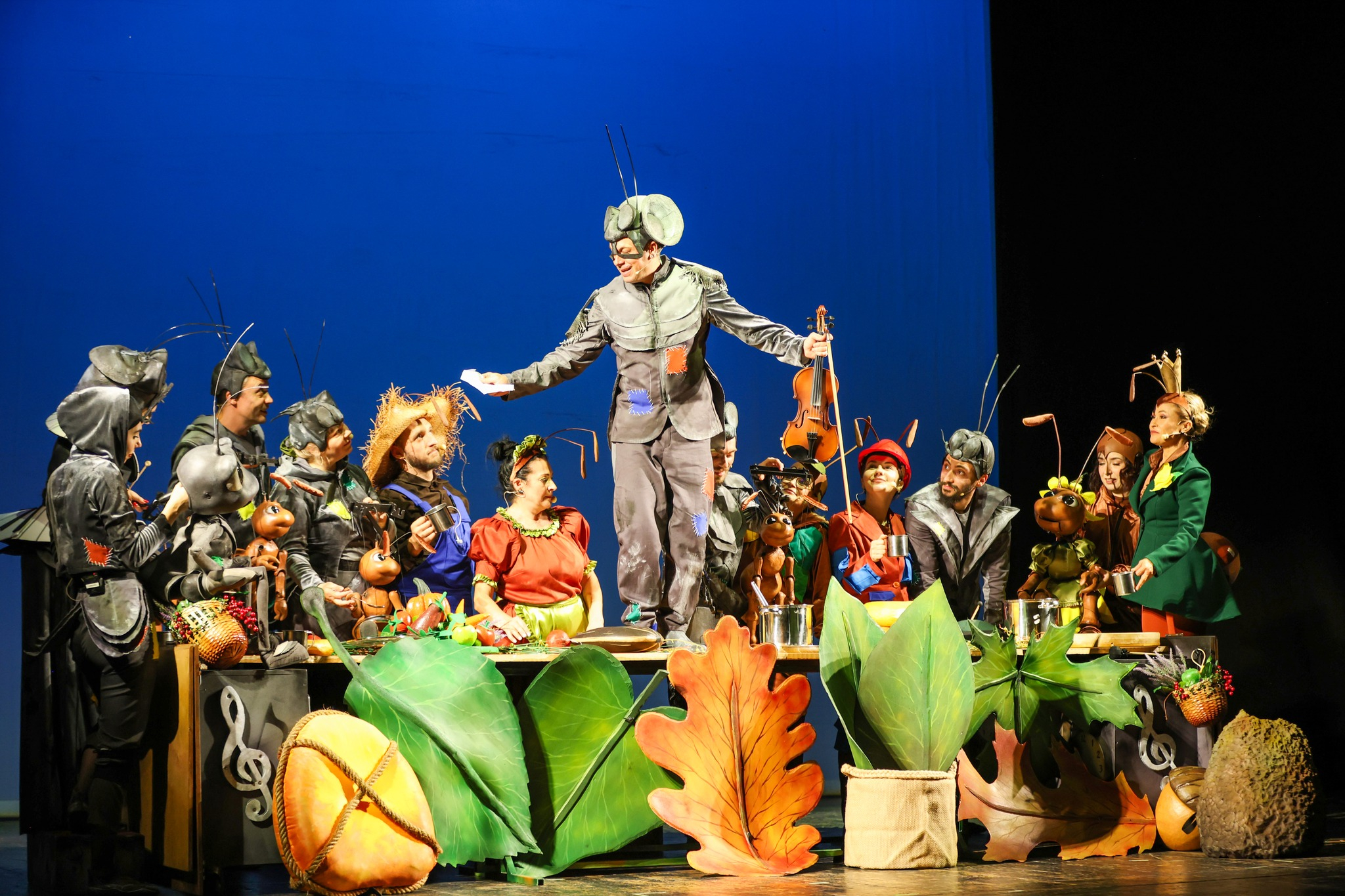 „Despre greieri și furnici”, spectacol muzical la Gulliver