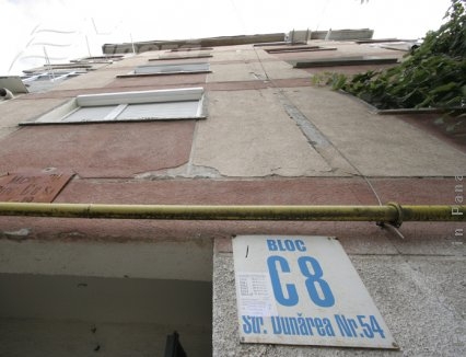 Condamnaţi să fie clienţi Apaterm pe viaţă!