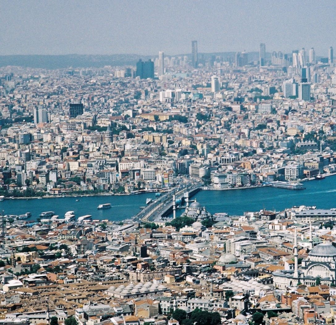 ITINERARII/ Istanbul, cel mai mare oraş din Europa