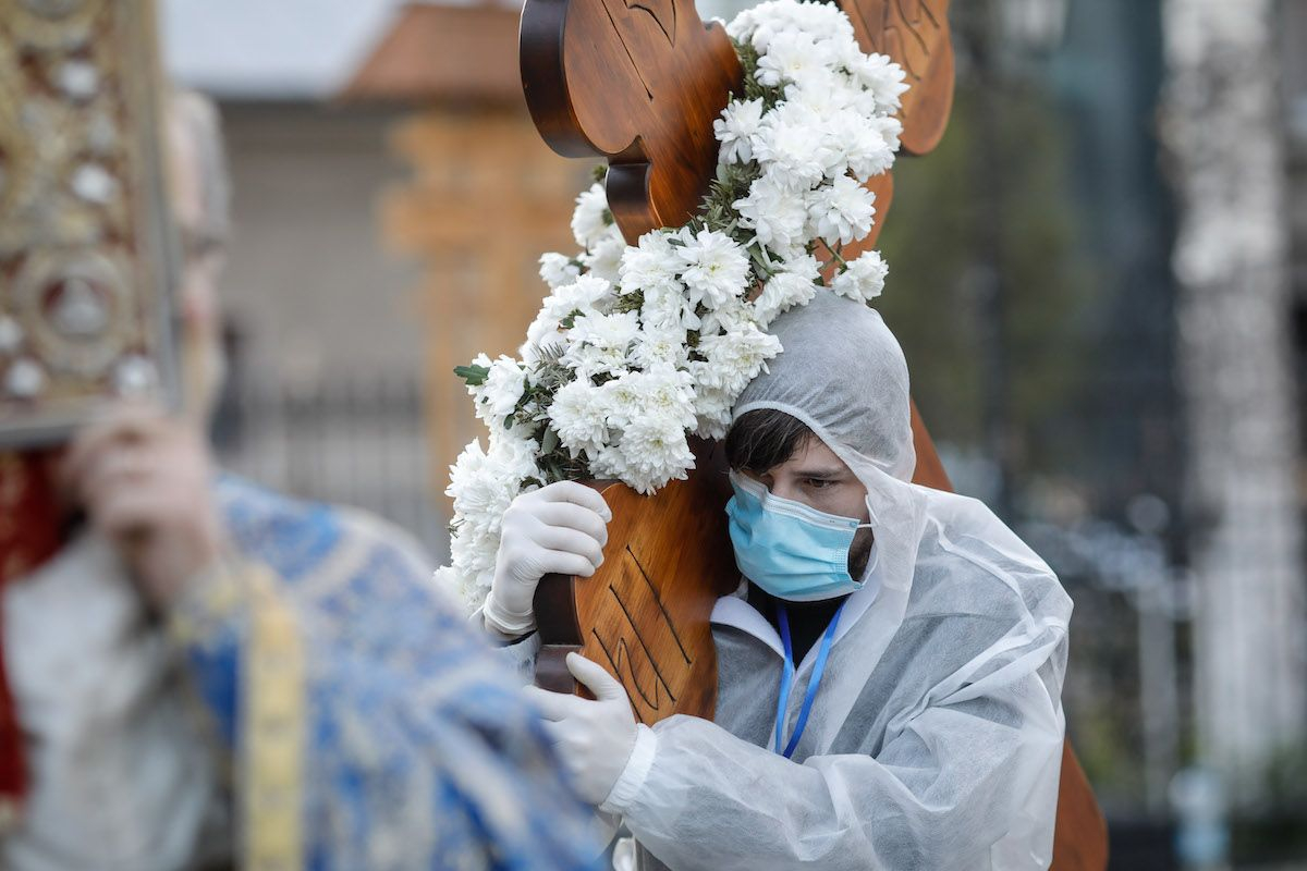 Pandemia din pandemie. COVID-19 ne-a afectat psihic. Ce facem? (VIDEO)