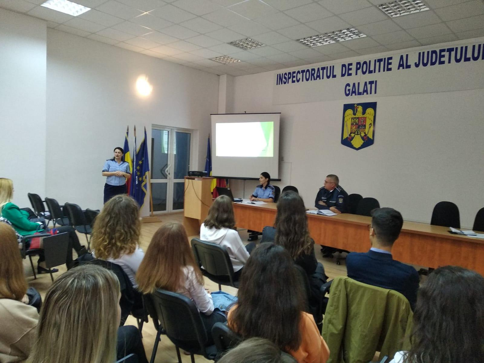 Părinții, ajutați să le ofere siguranță copiilor