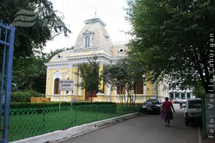 Avocaţi şi notari, în prag de executare silită