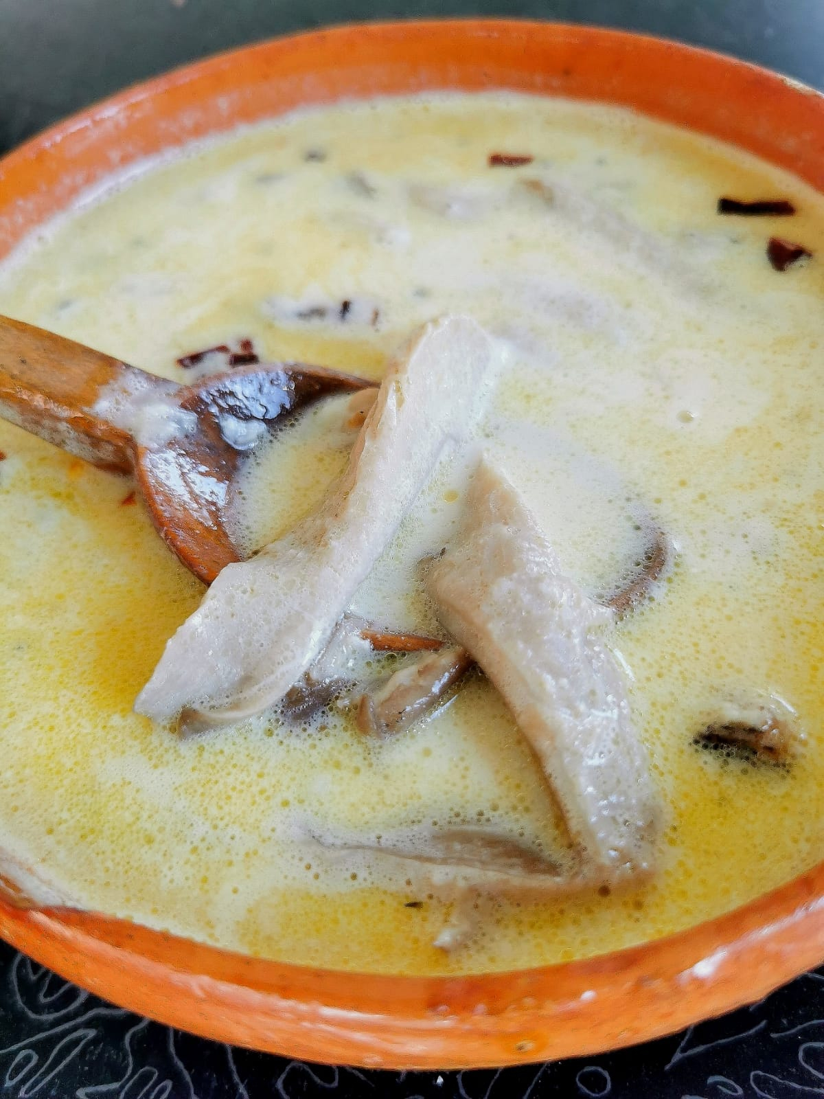 Ciorbă falsă de burtă cu ciuperci pleurotus