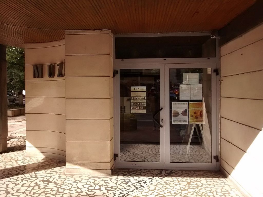 „Arme albe”, la Muzeul de Istorie din Galați