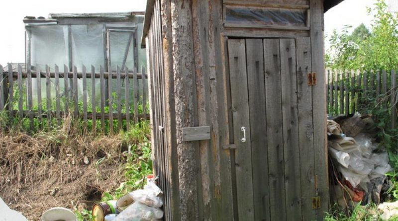 Școala cu reforma în fundul curții