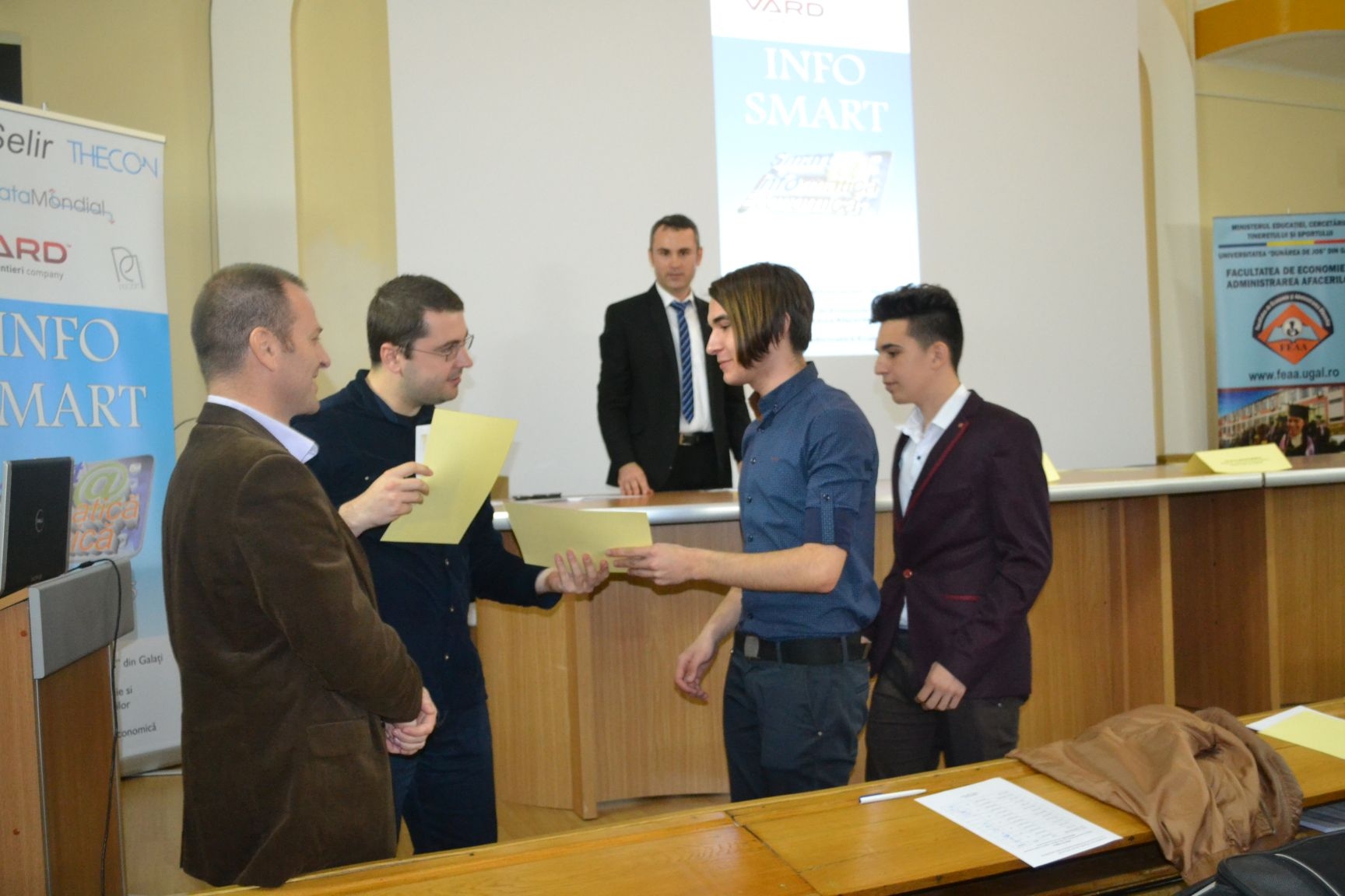 Universitatea "Dunărea de Jos"/ Concurs pentru liceenii pasionaţi de informatică