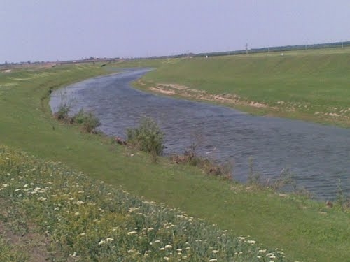 Hidrologii au instituit cod portocaliu de inundaţii pe râul Bârlad