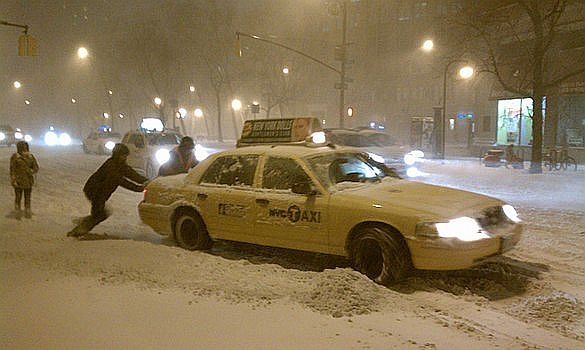 PARADOXURI URBANE/ Unde se duc TAXIURILE când nu sunt?