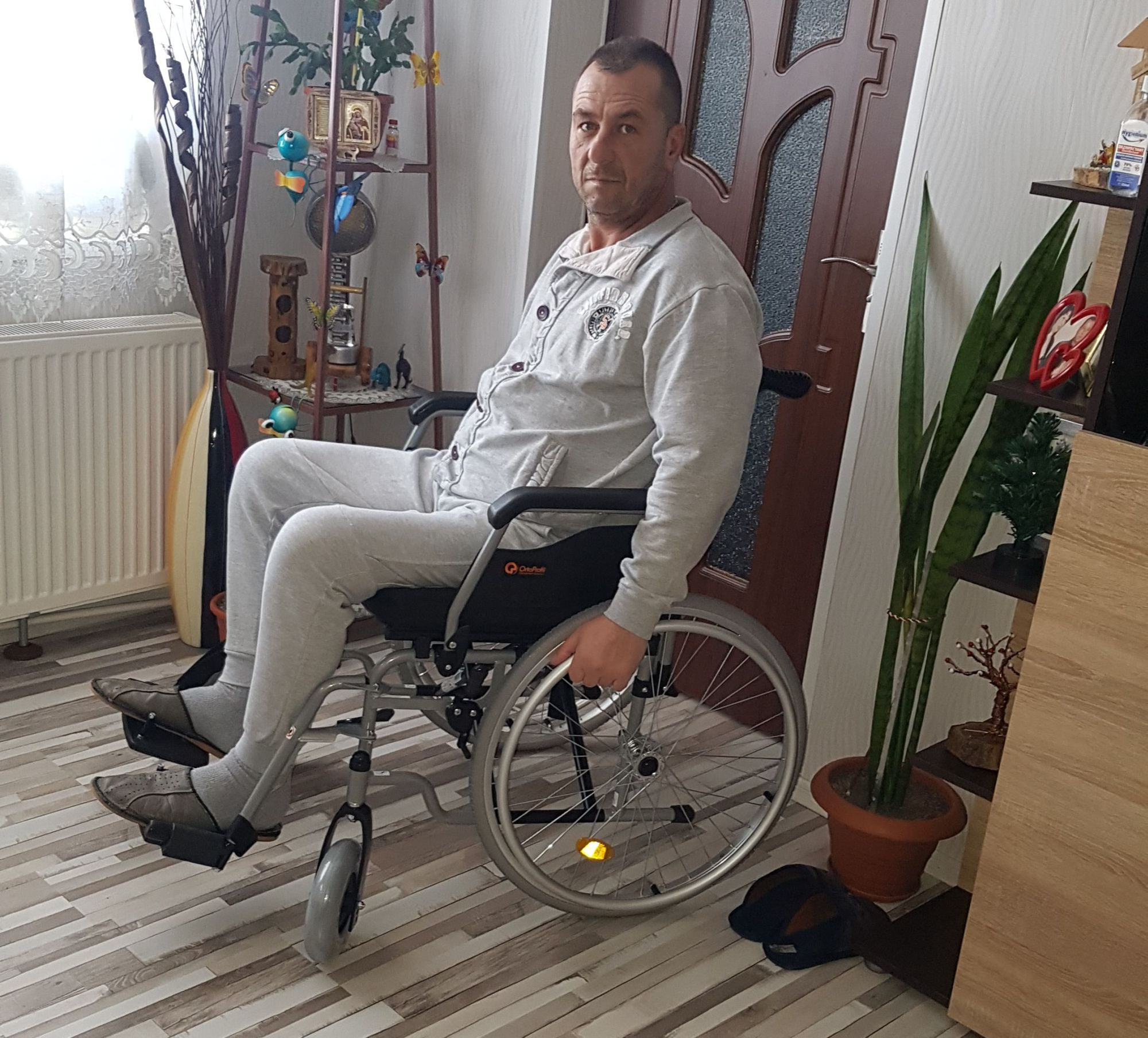 Răpus pe picioare de o boală nemiloasă. Viaţa unui tată depinde de noi. APEL UMANITAR