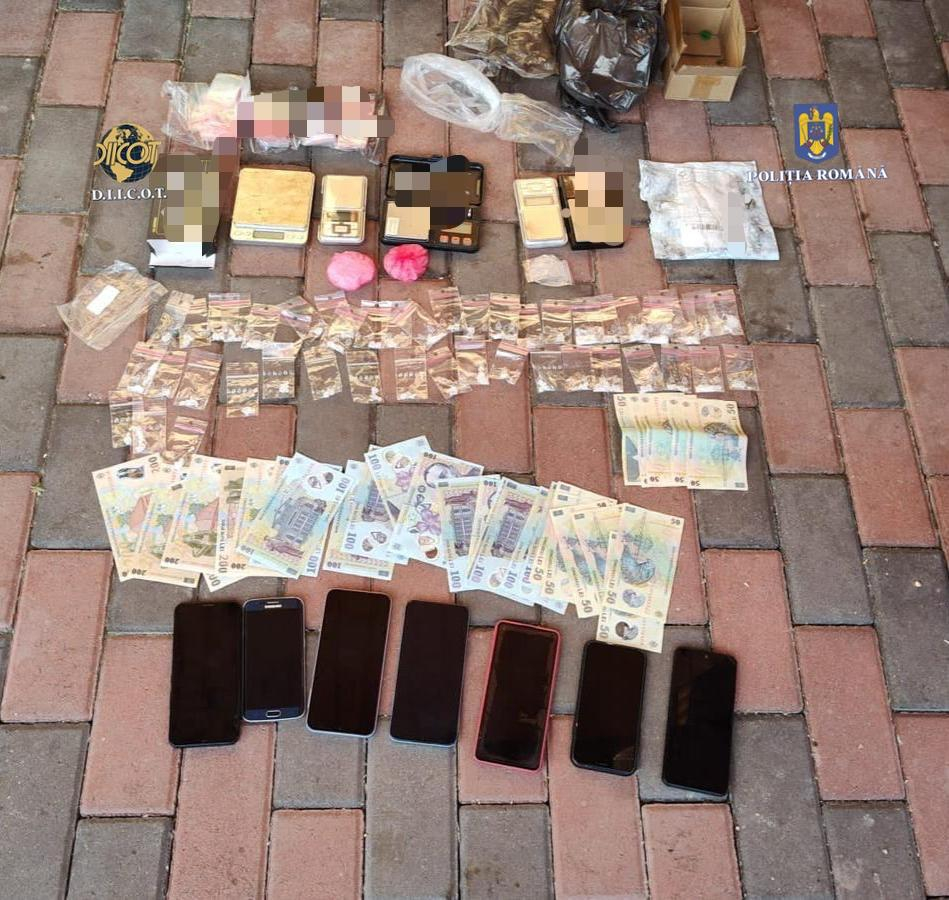 UPDATE: Galațiul, pol al traficului de droguri pentru două județe. 13 dealeri de 3-CMC au fost arestați
