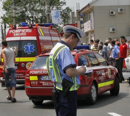 Ambulanţele fac ravagii printre permise