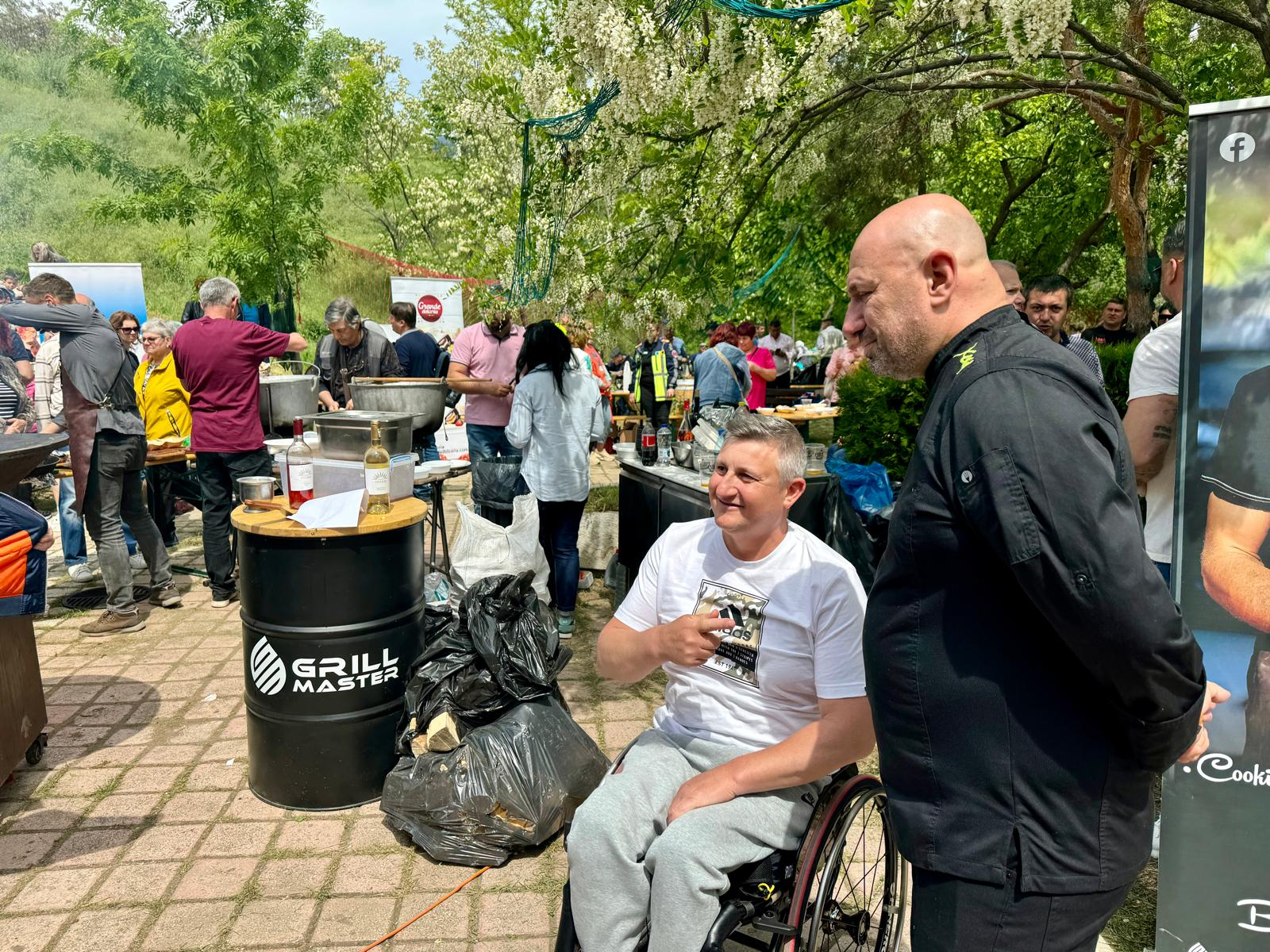 Scrumbie, bere, muzică și distracție, pe Faleză şi în Grădina Publică (FOTO)