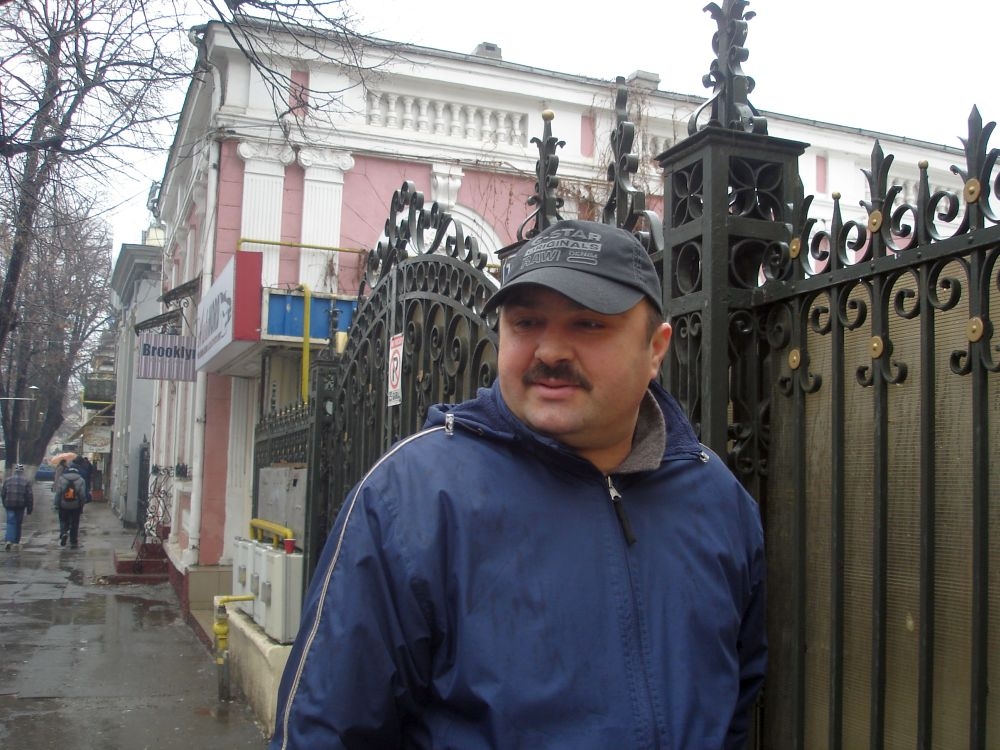 Riscăm să devenim părinţi de weekend