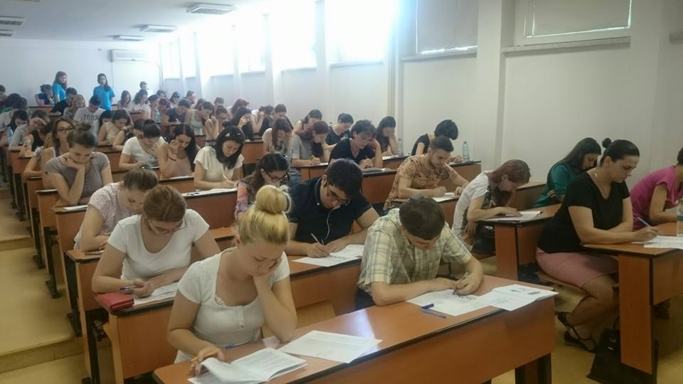 Examen de admitere simulat la Facultatea de Medicină şi Farmacie din Galaţi
