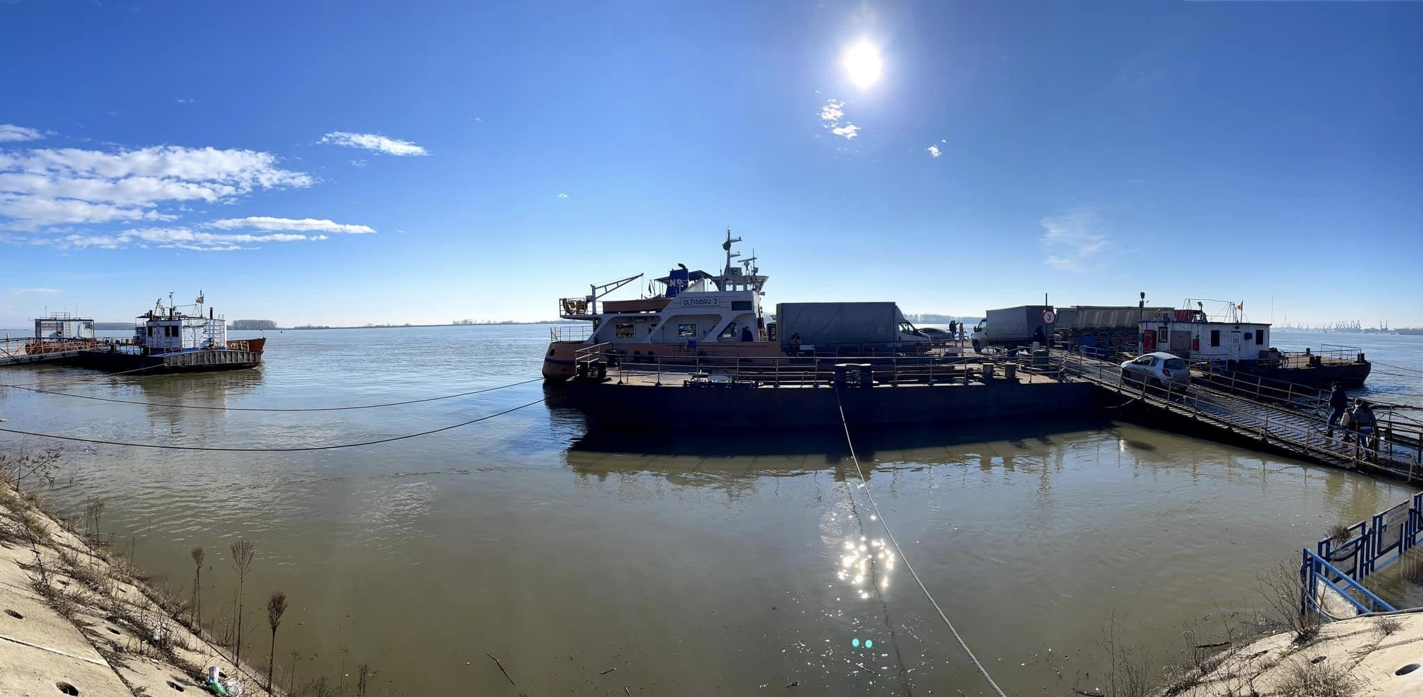 Bacul de la Galați, „scufundat” de podul de la Brăila