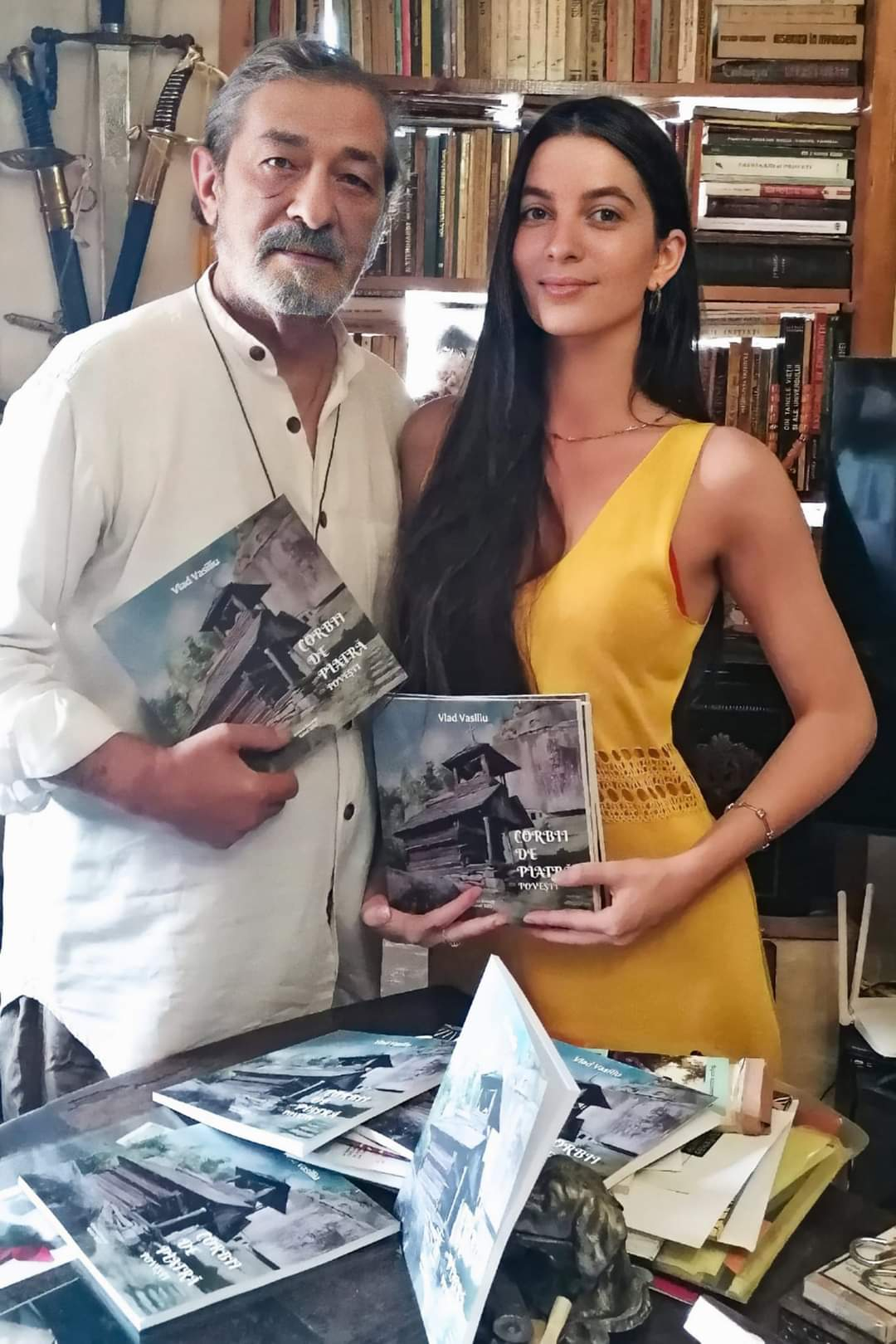 Vineri, Vlad Vasiliu și Ana Maria Cocoș lansează „Corbii de piatră”