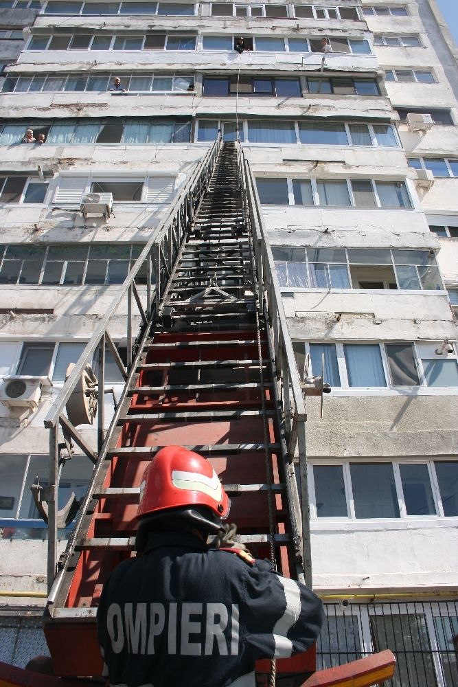 Achiziţie pentru situaţii de urgenţă: Utilaj pentru SALVARE LA ÎNĂLŢIME