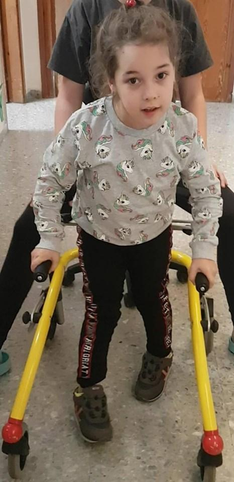 O operaţie în America o poate salva pe Ingrid