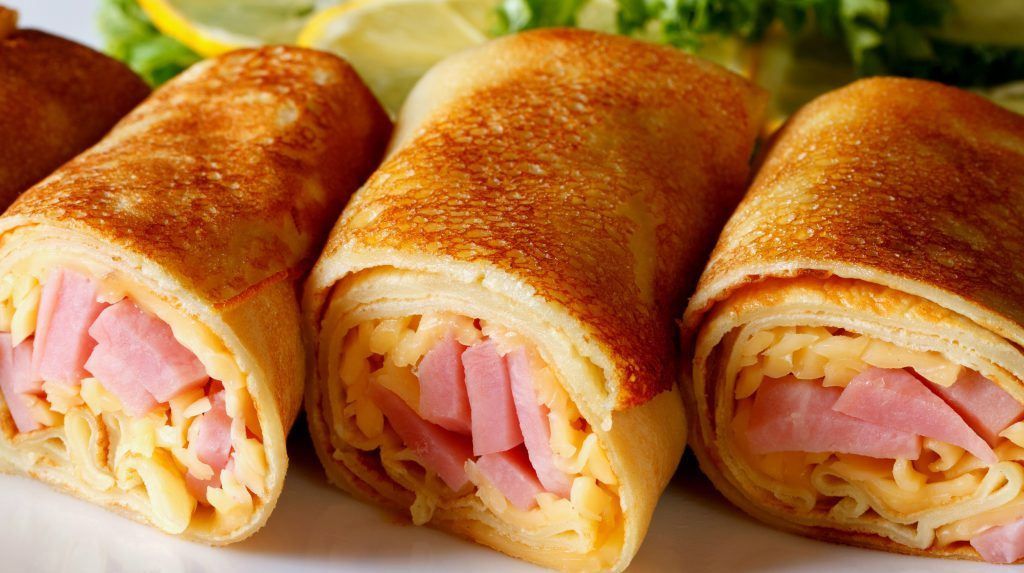 Clătite cu piept de pui, ciuperci, ardei si cascaval