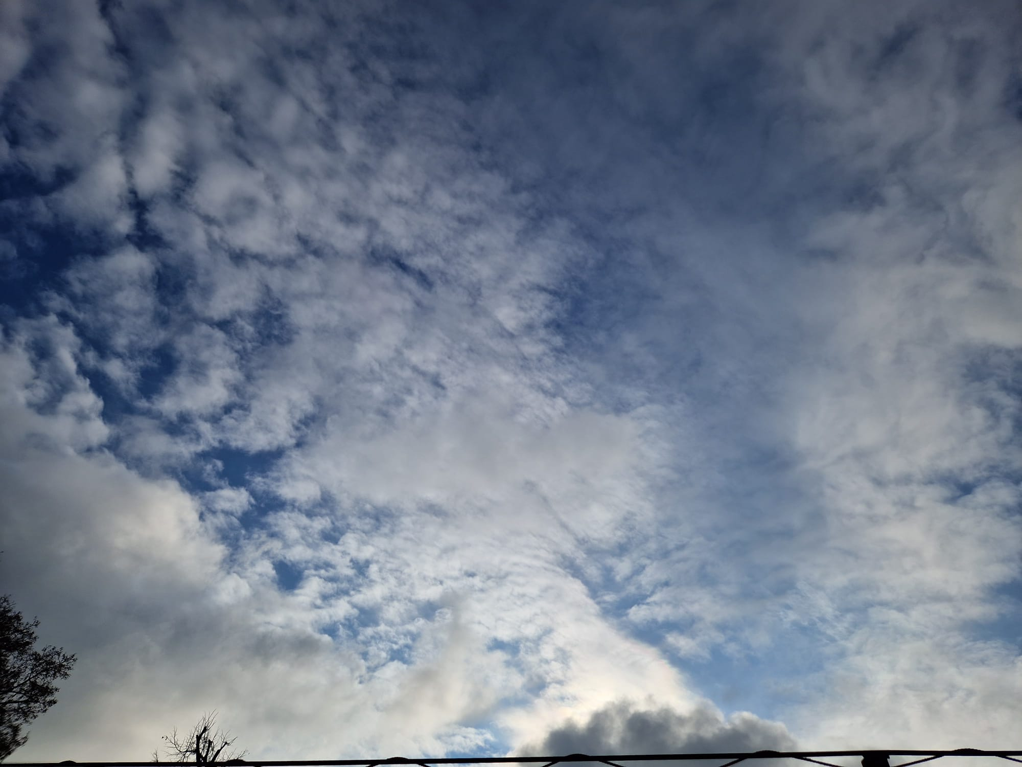 Vreme rece şi posibile averse