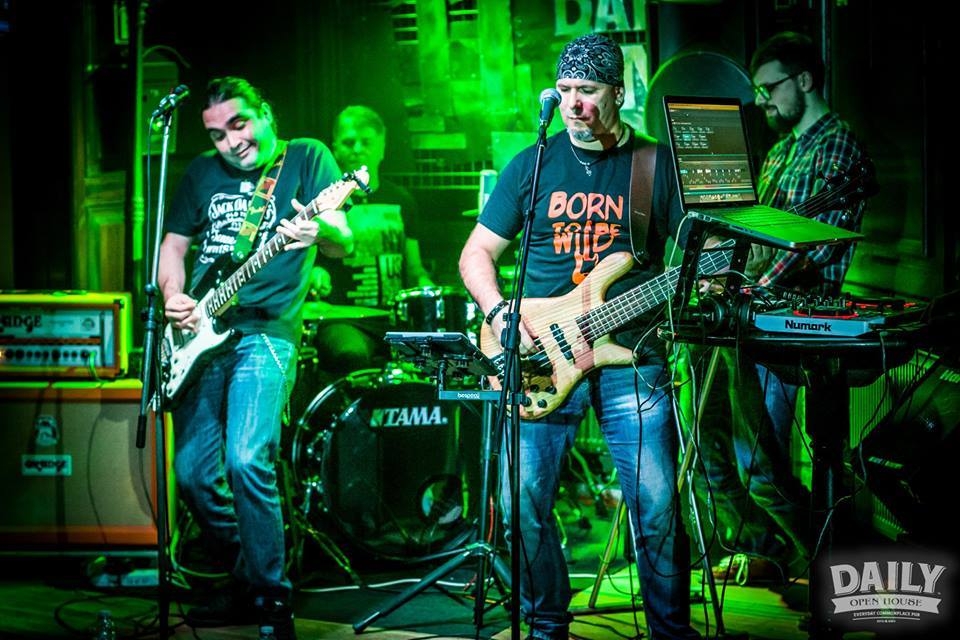 Concert gratuit Over Band, de Ziua Îndrăgostiţilor