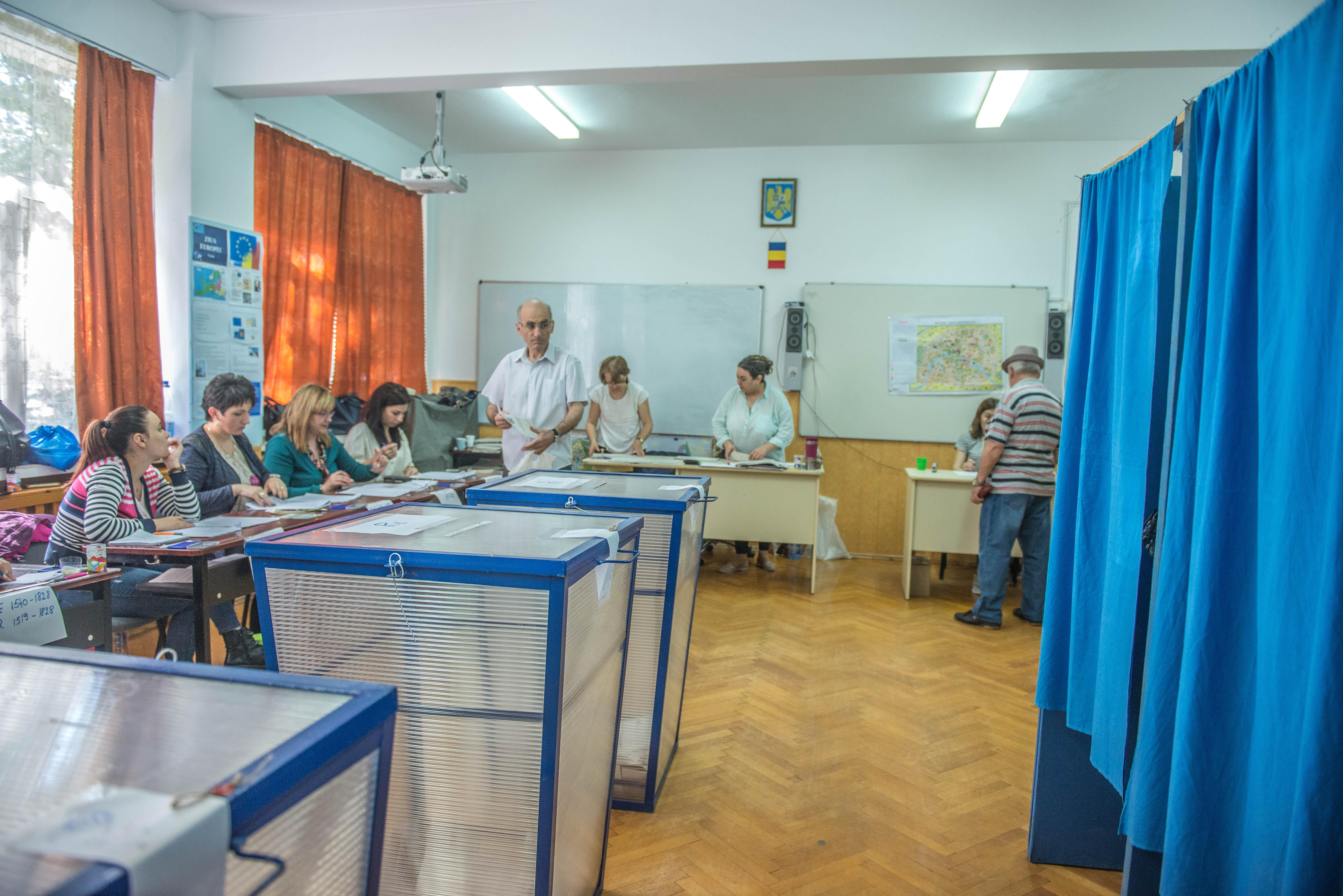 Referendumul, validat de Curtea Constituţională