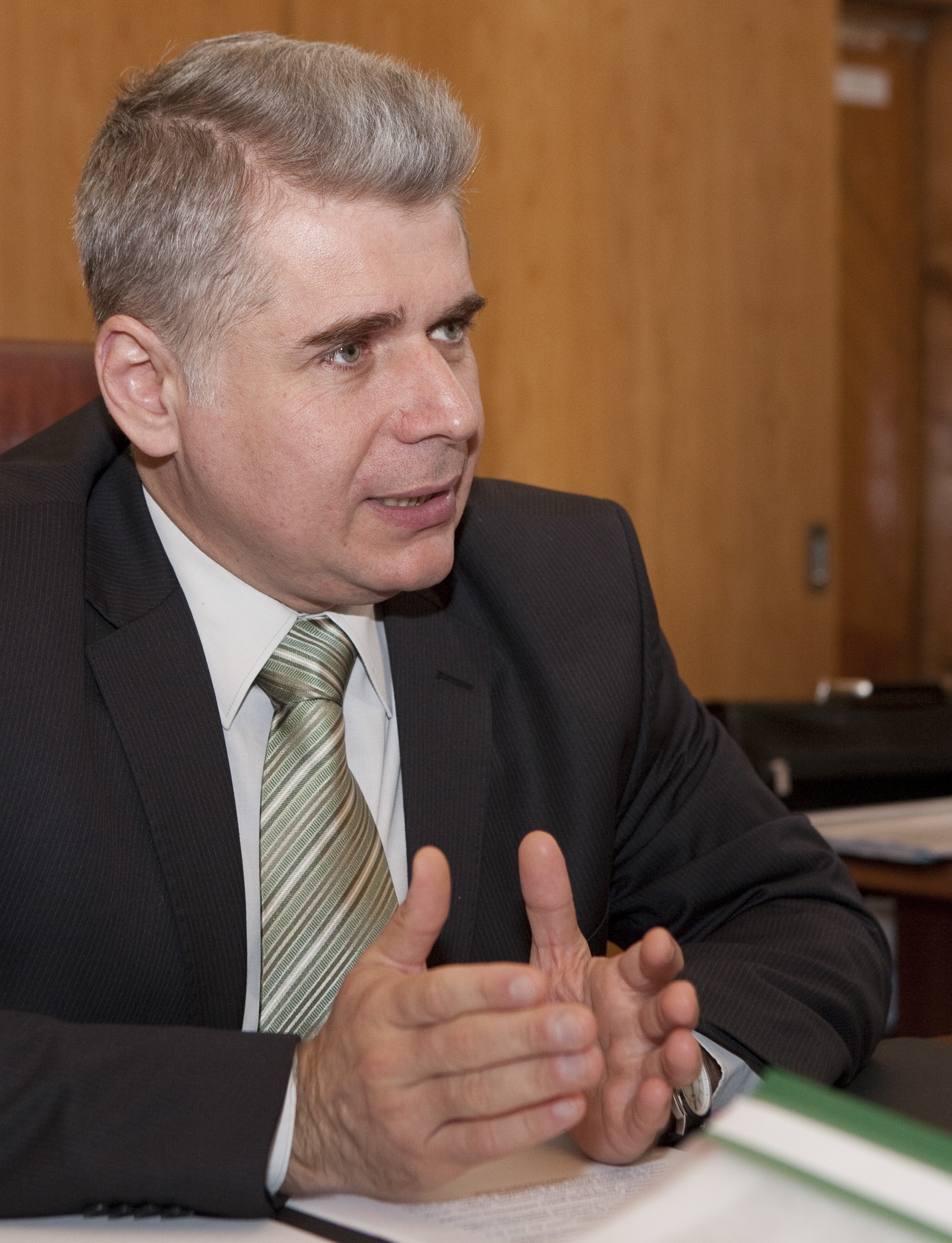 Dosarul "ASASINAT la Evidenţa Populaţiei": Fostul prefect Bocăneanu a fost trimis în judecată 