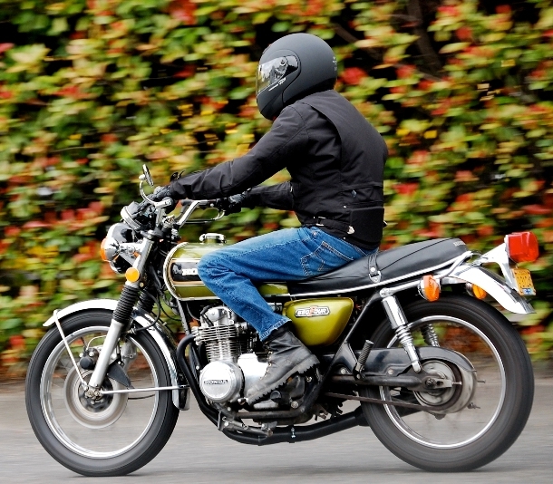 Motocicletă furată din Germania, găsită în judeţul Galaţi! Pilotul nu avea nici măcar permis!