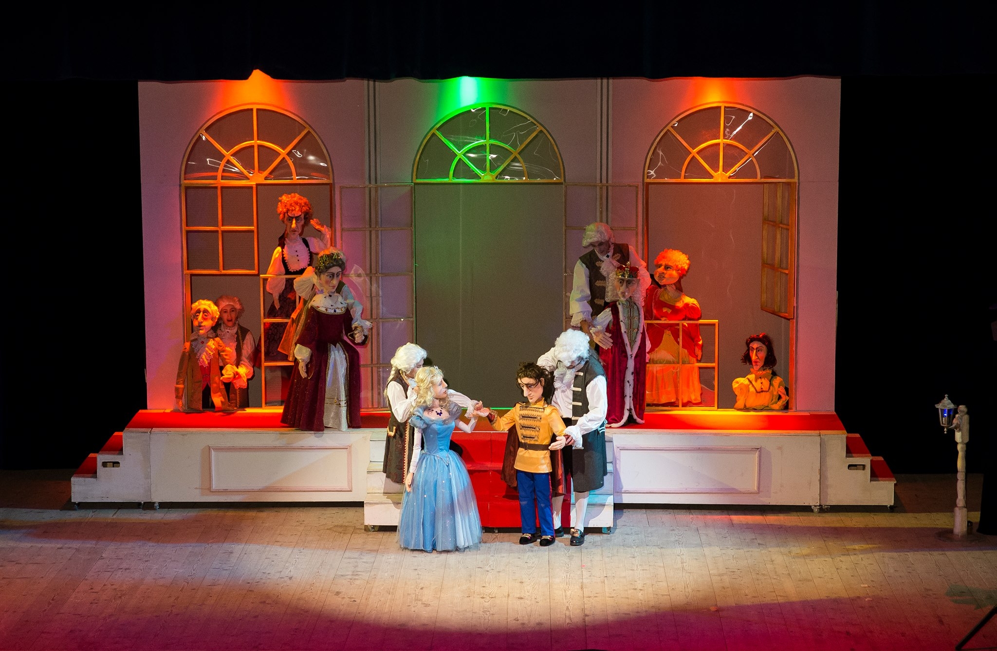 "Cenuşăreasa", la Teatrul de Păpuşi