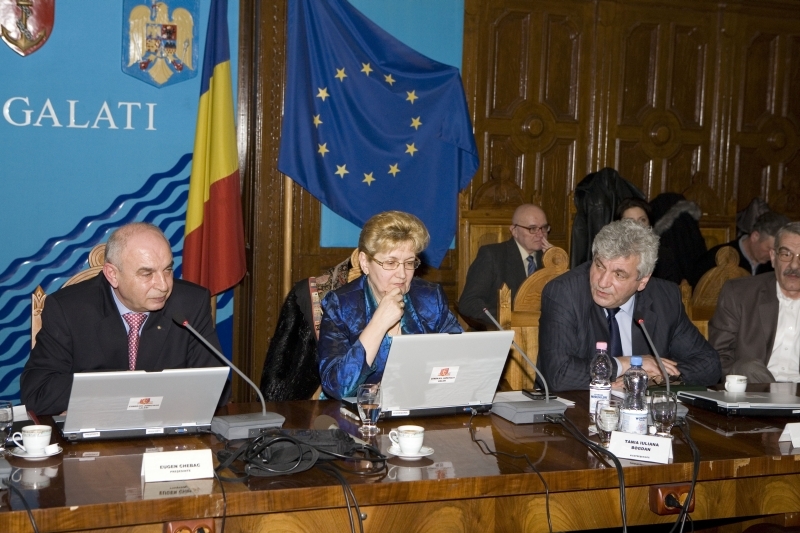 Paradox politic la Consiliului Judeţului: USL şi PDL votează cot la cot