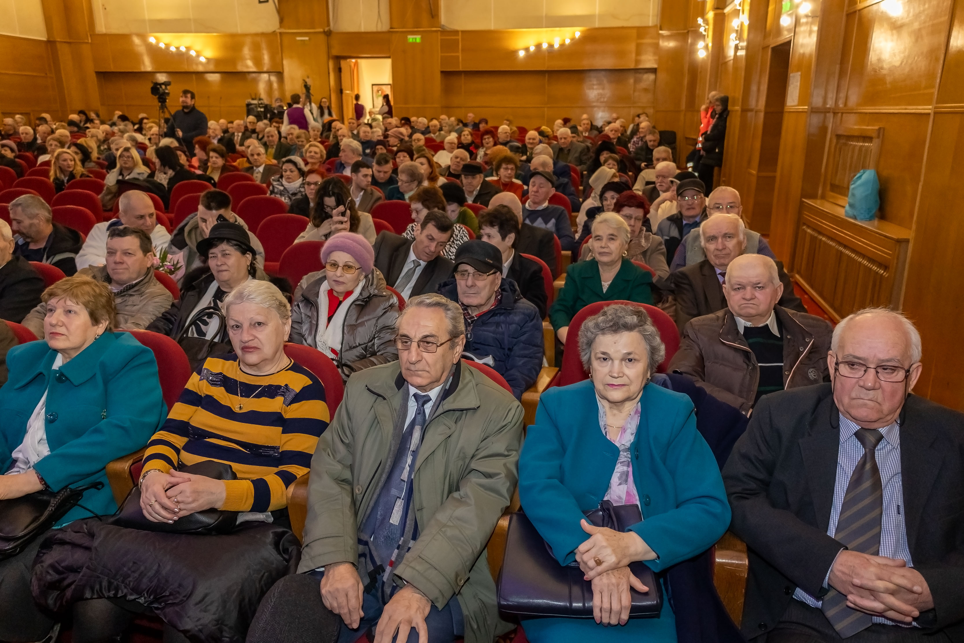 Miri de aur, premiați la Teatrul „Nae Leonard”