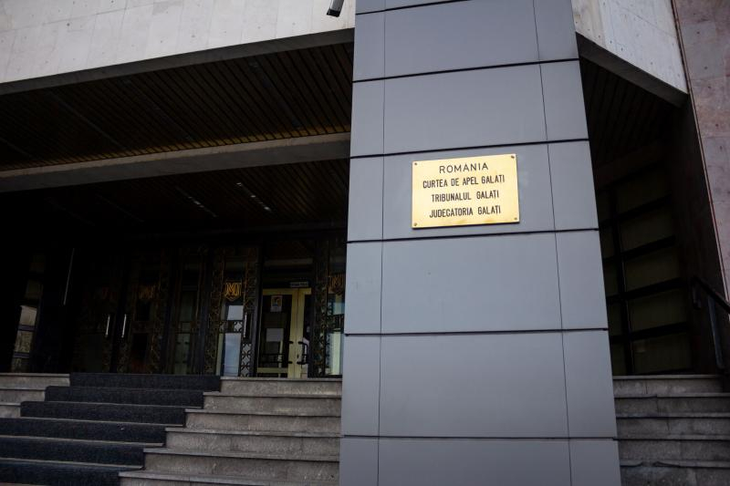 Parlamentarii care-şi cer înapoi pensiile speciale, trimişi de la o instanţă la alta