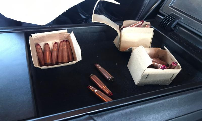 Regizor prins în vamă cu cartușe de manevră