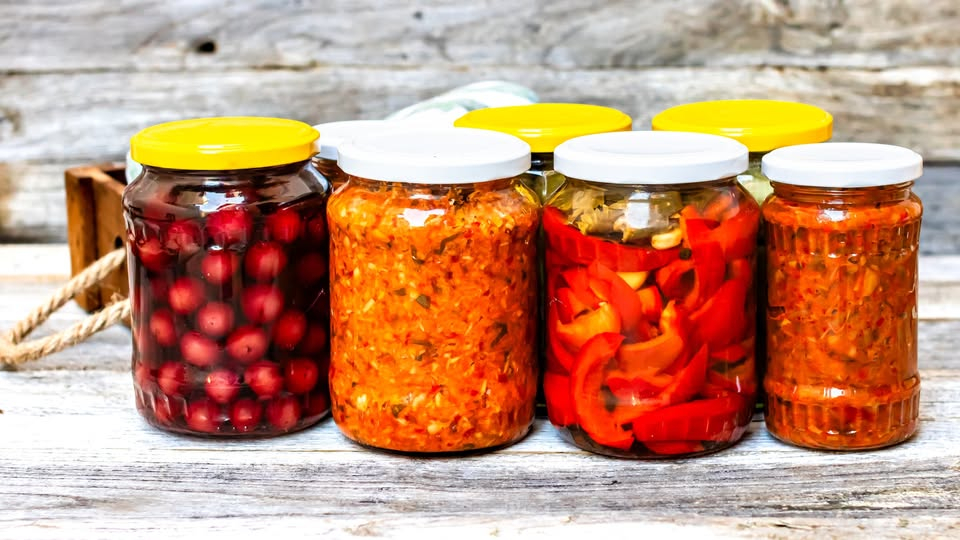 Murături cu TVA? Declarația unică pentru zacuscă și alte absurdități fiscale